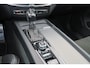 Volvo XC60 T5 AWD R-Design - Panorama/schuifdak - IntelliSafe Assist & Surround - Adaptieve LED koplampen - Parkeercamera achter - Verwarmde voorstoelen, stuur & achterbank - Parkeersensoren voor & achter - Elektr. bedienb. bestuurdersstoel met geheugen - Schakelpaddles aan stuur - Volvo On Call - Standkachel - Extra getint glas - 19' LMV
