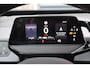 Volkswagen ID.3 204pk Life Pro 58 kWh Performance | SoH 94% | Stoel-/ Stuurverwarming | Navigatie | Apple Carplay/Android Auto