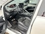 Peugeot 5008 1.6 PureTech GT Pack Business Camera Voor + Achter | Elek. Stoelen met Massagefunctie | Panorama Dak | Parkeersensoren Rondom | Elek. Achterklep | Black Pack | Airco (automatisch) | Apple Carplay/Android Auto|telefoonintegratie premium | Audio installatie premium