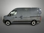 Renault Master T35 2.0 dCi 130pk L2H2 Advance | Nieuw | BPM-vrij | Rijklaarprijs | Dubbele schuifdeur | navigatie | vierseizoenbanden met spatschermen | trekhaak |,houtenvloer en kunststof wandbekleding | achteruitrijcamera | rear step | geintegreerde opstap in de achterbumper | reservewiel |