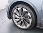 Skoda Enyaq iV 80 Leer Luxus Pano-Dak Trekhaak *BOMVOL € 63.000 nieuw!* 21"lm Led-Matrix 360-Camera Adaptive-Cruise Navi Apple Carplay Android PDC-a+v Akoustiche-Ramen Keyless HUD Elektr.Stoel(+stuur)-Verwarmd+GeheugenTrekhaak First Edition High SOH 93% Warmtepomp Adaptief onderstel+Dynamisch-onderstel/Stuur Airco-autom 3-zones E-call Chroom-Dakrail Head-Up-Display Smartlink Edition High 1.000kg trekvermogen