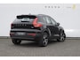 Volvo XC40 B3 177PK Automaat Plus Dark / Elektrische stoelen met geheugen / Keyless entry / Elektrische achterklep / Harman Kardon audio / Parkeersensoren met camera / stoel - en stuurwielverwarming /