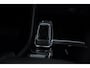 Volvo XC40 B3 177PK Automaat Plus Dark / Elektrische stoelen met geheugen / Keyless entry / Elektrische achterklep / Harman Kardon audio / Parkeersensoren met camera / stoel - en stuurwielverwarming /