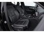 Volvo XC40 B3 177PK Automaat Plus Dark / Elektrische stoelen met geheugen / Keyless entry / Elektrische achterklep / Harman Kardon audio / Parkeersensoren met camera / stoel - en stuurwielverwarming /