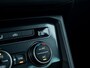 Volkswagen Tiguan 1.5 TSI R-Line | LED Koplampen | Adaptieve Cruise Control | Parkeersensoren | Climate Control | Apple Carplay | Android Auto | Privacy Glas | Keyless Entry & GO | Flippers | Variabele Stuuroverbrenging | 19'' Lichtmetalen Velgen |