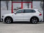 Volkswagen Tiguan 1.5 TSI R-Line | LED Koplampen | Adaptieve Cruise Control | Parkeersensoren | Climate Control | Apple Carplay | Android Auto | Privacy Glas | Keyless Entry & GO | Flippers | Variabele Stuuroverbrenging | 19'' Lichtmetalen Velgen |