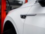 Volkswagen Tiguan 1.5 TSI R-Line | LED Koplampen | Adaptieve Cruise Control | Parkeersensoren | Climate Control | Apple Carplay | Android Auto | Privacy Glas | Keyless Entry & GO | Flippers | Variabele Stuuroverbrenging | 19'' Lichtmetalen Velgen |