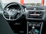 Volkswagen Tiguan 1.5 TSI R-Line | LED Koplampen | Adaptieve Cruise Control | Parkeersensoren | Climate Control | Apple Carplay | Android Auto | Privacy Glas | Keyless Entry & GO | Flippers | Variabele Stuuroverbrenging | 19'' Lichtmetalen Velgen |