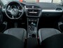 Volkswagen Tiguan 1.5 TSI R-Line | Trekhaak | LED Koplampen | Adaptieve Cruise Control | Parkeersensoren | Climate Control | Apple Carplay | Android Auto | Privacy Glas | Keyless Entry & GO | Flippers | Variabele Stuuroverbrenging | 19'' Lichtmetalen Velgen |
