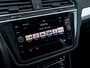 Volkswagen Tiguan 1.5 TSI R-Line | LED Koplampen | Adaptieve Cruise Control | Parkeersensoren | Climate Control | Apple Carplay | Android Auto | Privacy Glas | Keyless Entry & GO | Flippers | Variabele Stuuroverbrenging | 19'' Lichtmetalen Velgen |