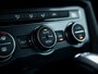 Volkswagen Tiguan 1.5 TSI R-Line | LED Koplampen | Adaptieve Cruise Control | Parkeersensoren | Climate Control | Apple Carplay | Android Auto | Privacy Glas | Keyless Entry & GO | Flippers | Variabele Stuuroverbrenging | 19'' Lichtmetalen Velgen |