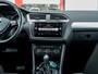 Volkswagen Tiguan 1.5 TSI R-Line | LED Koplampen | Adaptieve Cruise Control | Parkeersensoren | Climate Control | Apple Carplay | Android Auto | Privacy Glas | Keyless Entry & GO | Flippers | Variabele Stuuroverbrenging | 19'' Lichtmetalen Velgen |