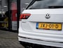 Volkswagen Tiguan 1.5 TSI R-Line | LED Koplampen | Adaptieve Cruise Control | Parkeersensoren | Climate Control | Apple Carplay | Android Auto | Privacy Glas | Keyless Entry & GO | Flippers | Variabele Stuuroverbrenging | 19'' Lichtmetalen Velgen |