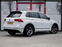 Volkswagen Tiguan 1.5 TSI R-Line | Trekhaak | LED Koplampen | Adaptieve Cruise Control | Parkeersensoren | Climate Control | Apple Carplay | Android Auto | Privacy Glas | Keyless Entry & GO | Flippers | Variabele Stuuroverbrenging | 19'' Lichtmetalen Velgen |