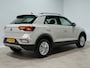 Volkswagen T-Roc 1.5 TSI 150pk DSG Life Business Trekhaak Navi Stoelverw. Parkass. Android/Carplay 297