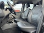 Dacia Duster 1.2 TCe 4x2 Blackshadow | Nieuwe Ketting | Afneembare trekhaak | Camera | Cruise control | Lederen bekleding | Dakreling