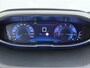 Peugeot 5008 T131pk Premium 7-Persoons 19" Handsfree-A-Klep Apple Android Mirrorlink Prox.-Keyless Navi Ecc Memory Apple Carplay Android Auto Cruise Control DAB+ Pdc Allure Lmv 19" Led Privacy Glas DAB+ Bluetooth Verkeersbord detectie Origineel Nederlandse Auto 1e Eigenaar A-label EURO6