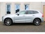 Volvo XC60 2.0 T5 Momentum | Panoramadak | Dealer-onderhouden | Lederen bekleding | Keyless entry | Semi elek. trekhaak | Elek. bed. bestuurdersstoel met geheugen | Achteruitrij camera | Verwarmbare voorstoelen | Verwarmbaar stuurwiel | Cruise control | Elektrische achterklep | Navigatie | Apple carplay