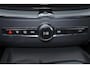 Volvo XC60 T6 Recharge AWD Plus Dark - Panorama/schuifdak - IntelliSafe Assist & Surround - Harman/Kardon audio - Adaptieve LED koplampen - Parkeercamera achter - Verwarmde voorstoelen, stuur & achterbank - Parkeersensoren voor & achter - Elektr. bedienb. voorstoelen met geheugen - Draadloze tel. lader - Standkachel - Extra getint glas - 19' LMV