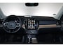 Volvo XC90 T8 Recharge AWD Ultra Dark - Luchtvering - Panorama/schuifdak - IntelliSafe Assist & Surround - 360º Camera - Bowers & Wilkins audio - Adaptieve LED koplampen - Verwarmde voorstoelen, stuur & achterbank - Parkeersensoren voor & achter - Elektr. bedienb. voorstoelen met geheugen - Head up display - Draadloze tel. lader - Extra getint glas - 21' LMV