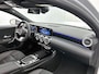 Mercedes-Benz A-klasse 250 e Business Solution AMG | Smartphone-integratie | Panoramaschuifdak | Sfeerverlichting | Stoelverwarming voor | MULTIBEAM LED | Achteruitrijcamera |