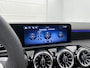 Mercedes-Benz A-klasse 250 e Business Solution AMG | Smartphone-integratie | Panoramaschuifdak | Sfeerverlichting | Stoelverwarming voor | MULTIBEAM LED | Achteruitrijcamera |