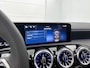 Mercedes-Benz A-klasse 250 e Business Solution AMG | Smartphone-integratie | Panoramaschuifdak | Sfeerverlichting | Stoelverwarming voor | MULTIBEAM LED | Achteruitrijcamera |