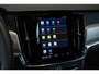 Volvo V90 T6 Plug-in hybrid AWD Ultra Dark | Panoramadak | Semi-Electrische Trekhaak | Verwarmbare voorstoelen+stuurwiel+achterbank | Premium audio by Harman Kardon | Head-up display | 360° Parkeercamera | Parkeersensoren voor + achter