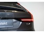 Volvo V90 T6 Plug-in hybrid AWD Ultra Dark | Panoramadak | Semi-Electrische Trekhaak | Verwarmbare voorstoelen+stuurwiel+achterbank | Premium audio by Harman Kardon | Head-up display | 360° Parkeercamera | Parkeersensoren voor + achter