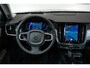 Volvo V90 T6 Plug-in hybrid AWD Ultra Dark | Panoramadak | Semi-Electrische Trekhaak | Verwarmbare voorstoelen+stuurwiel+achterbank | Premium audio by Harman Kardon | Head-up display | 360° Parkeercamera | Parkeersensoren voor + achter