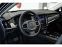 Volvo V90 T6 Plug-in hybrid AWD Ultra Dark | Panoramadak | Semi-Electrische Trekhaak | Verwarmbare voorstoelen+stuurwiel+achterbank | Premium audio by Harman Kardon | Head-up display | 360° Parkeercamera | Parkeersensoren voor + achter