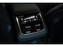 Volvo XC90 T8 Plug-in hybrid AWD Ultra Dark | Panoramadak | Trekhaak | Luchtvering | Verwarmbare voorstoelen met massagefunctie | Verwarmbare achterbank | Premium audio by Bowers&Wilkins | Head-up display | Rondom zichtcamera