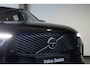 Volvo XC90 T8 Plug-in hybrid AWD Ultra Dark | Panoramadak | Trekhaak | Luchtvering | Verwarmbare voorstoelen met massagefunctie | Verwarmbare achterbank | Premium audio by Bowers&Wilkins | Head-up display | Rondom zichtcamera