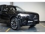 Volvo XC90 T8 Plug-in hybrid AWD Ultra Dark | Panoramadak | Trekhaak | Luchtvering | Verwarmbare voorstoelen met massagefunctie | Verwarmbare achterbank | Premium audio by Bowers&Wilkins | Head-up display | Rondom zichtcamera