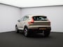 Volvo XC40 2.0 B4 Plus Dark Mild hybrid, Automaat, Trekhaak, Harman Kardon, Elektr. bed. stoelen, Stoel+stuur+voorruitverwarming