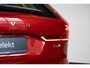 Volvo XC60 T6 Plug-in hybrid AWD Plus Dark | Trekhaak | Verwarmbare voorstoelen+stuurwiel+achterbank | Premium audio by Harman Kardon | Rondom zichtcamera