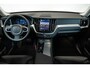 Volvo XC60 T6 Plug-in hybrid AWD Plus Dark | Trekhaak | Verwarmbare voorstoelen+stuurwiel+achterbank | Premium audio by Harman Kardon | Rondom zichtcamera