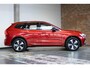 Volvo XC60 T6 Plug-in hybrid AWD Plus Dark | Trekhaak | Verwarmbare voorstoelen+stuurwiel+achterbank | Premium audio by Harman Kardon | Rondom zichtcamera