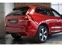 Volvo XC60 T6 Plug-in hybrid AWD Plus Dark | Trekhaak | Verwarmbare voorstoelen+stuurwiel+achterbank | Premium audio by Harman Kardon | Rondom zichtcamera