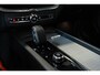 Volvo XC60 T6 Plug-in hybrid AWD Plus Dark | Trekhaak | Verwarmbare voorstoelen+stuurwiel+achterbank | Premium audio by Harman Kardon | Rondom zichtcamera