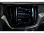 Volvo XC60 T6 Plug-in hybrid AWD Plus Dark | Trekhaak | Verwarmbare voorstoelen+stuurwiel+achterbank | Premium audio by Harman Kardon | Rondom zichtcamera
