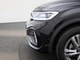 Volkswagen T-Roc 1.0TSI/110PK R-Line Navigatie · Apple/Android Car Play · Camera + Parkeersensoren · Garantie t/m 03-02-2028 of 100000km.