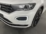 Volkswagen T-Roc 1.5 TSI R-Line / AUTOMAAT/ PANO/ STUUR+STOELVERWARM./ PARK.SENSOR.V+A/ CAMERA/ DODE HOEK/ APP-CONNECT/ ELEK.KLEP/ KEYLESS/ ACC/ RIJ-MODI/ DIGITAL DASH/ NAVI/ DAB/ CLIMA/ LED/ ISOFIX