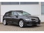 Volkswagen Golf 1.5 eHybrid 204pk Life Edition | Panoramadak | Stoel & Stuurverwarming | Trekhaak
