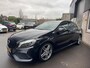 Mercedes-Benz A-klasse 180 AMG Night edition Handelsprijs Panoramadak Led Cruise Camera Stoelverwarming