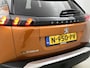 Peugeot e-2008 EV Allure Pack 50 kWh 136pk Automaat | Trekhaak | Navigatie | Climate Control | Cruise Control | Camera | 17"LMV | Keyless Entry/Start | LED | Apple Carplay/Android Auto |