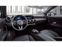 Mercedes-Benz A-klasse 180 Business Solution | Trekhaak | Stoelverwarming | Widescreen | Achteruitrijcamera |