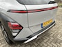 Hyundai Kona 1.6 GDI HEV Premium | Apple Carplay/Android Auto | Elektrische verstelbare stoelen met geheugen | Stoel/stuur verwarming | Elektrische achterklep | 360 graden camera |
