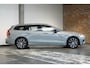 Volvo V60 T6 Plug-in hybrid AWD Plus Dark | Lederen Bekleding | Google Infotainment | Parkeercamera | Parkeersensoren voor + achter | Stoelverwarming | Stuurwielverwarming | Harman Kardon Premium Audio |