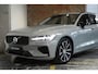Volvo V60 T6 Plug-in hybrid AWD Plus Bright | Lederen Bekleding | Google Infotainment | Parkeercamera | Parkeersensoren voor + achter | Stoelverwarming | Stuurwielverwarming | Harman Kardon Premium Audio |